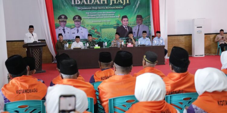 Wali Kota dr. Weny Gaib Serahkan Bantuan Uang Tunai Kepada Seluruh Calon Jamaah Haji