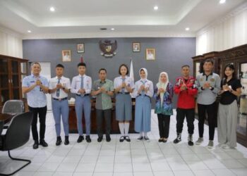 4 Siswa Calon Paskibraka Tingkat Provinsi dan Nasional Berkunjung ke Wali Kota dr. Weny Gaib