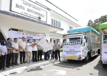 Wali Kota dr. Weny Gaib Lepas Bantuan Pangan Beras. Berharap, ini Dapat Membantu Masyarakat Kotamobagu