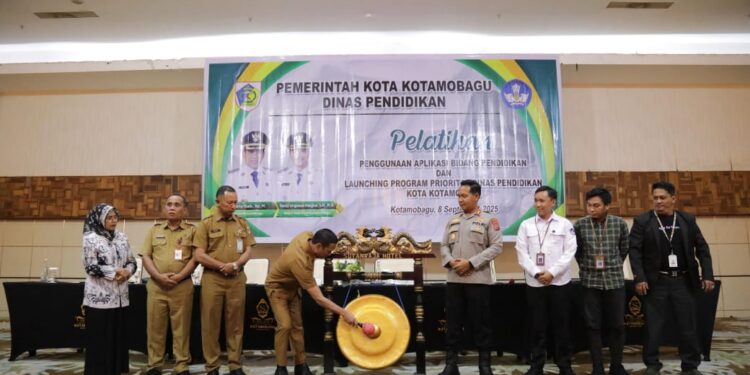 Wali Kota dr. Weny Gaib Buka Pelatihan Penggunaan Aplikasi dan Meluncurkan Program Prioritas Bidang Pendidikan