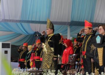 Wali Kota dan Wakil Wali Kota Kotamobagu Hadiri Upacara HUT Sulut