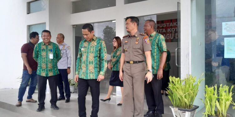 Sidak di Dinas, Wali Kota Weny Gaib Ingatkan ASN soal Disiplin