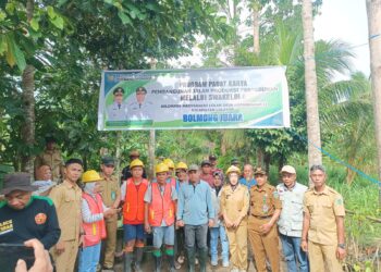 Bupati Bolmong Tinjau Pembangunan Jalan Produksi Perkebunan di Kopandakan II