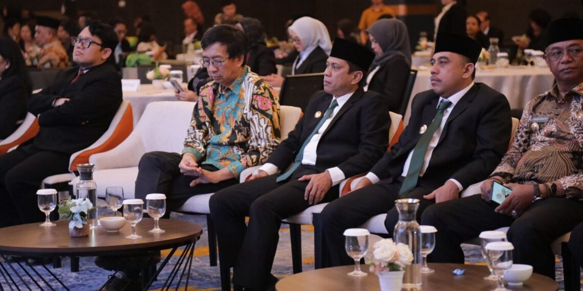 Wali Kota Weny Gaib Hadiri Penyerahan Anugerah Mapalus Pendidikan, Kotamobagu Borong 8 Penghargaan