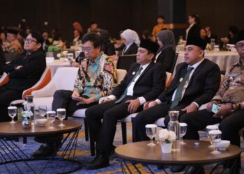 Wali Kota Weny Gaib Hadiri Penyerahan Anugerah Mapalus Pendidikan, Kotamobagu Borong 8 Penghargaan