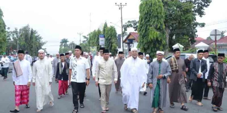 Wali Kota dan Wakil Wali Kota Kotamobagu Hadir Sholat Idul Fitri di Lapangan Boki Hontinimbang