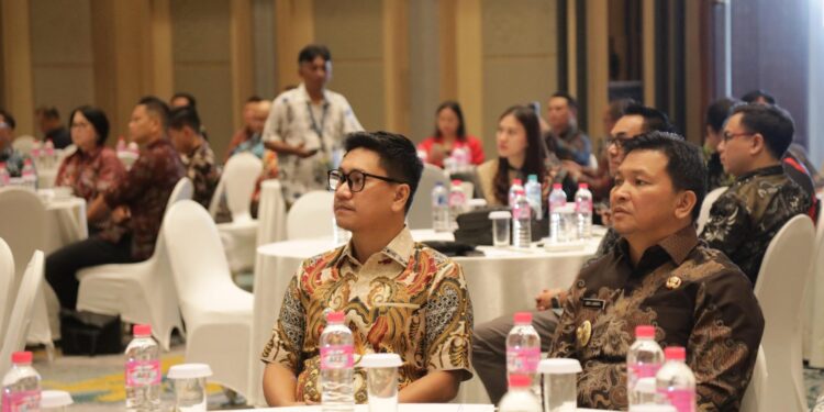 Dukung UMKM Naik Kelas, Wawali Rendy Mangkat Hadiri Sosialisasi POJK 19/2025 di Manado