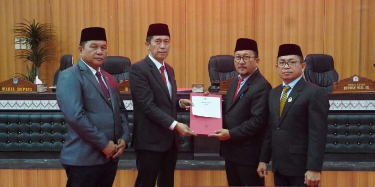 Paripurna DPRD Bolsel: LKPJ 2025 Disetujui, 7 Ranperda Resmi Jadi Perda