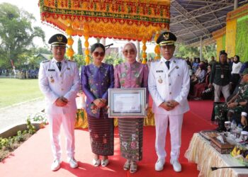 Pimpin Upacara Hari Kartini & Otda ke-30, Wali Kota Weny Gaib Tegaskan Komitmen Kesetaraan Gender dan Otonomi untuk Kesejahteraan