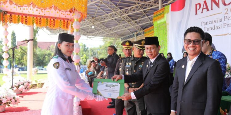 Pemkot Kotamobagu Gelar Upacara Harlah Pancasila dan Harkitnas 2026, Serahkan Sertifikat untuk PPI