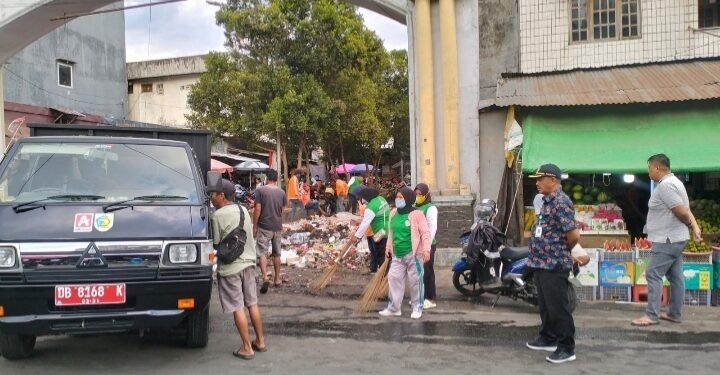 DLH Kotamobagu Minta Pedagang Pasar 23 Maret Tak Buang Sampah di Area Parkir