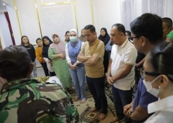 Bentuk Empati, Wali Kota dan Wakil Wali Kota Kotamobagu Kunjungi Rumah Duka Korban Kecelakaan Drag Race di Upai